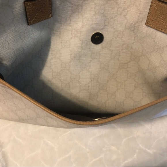 Gucci Handbag - Picture 4 of 4
